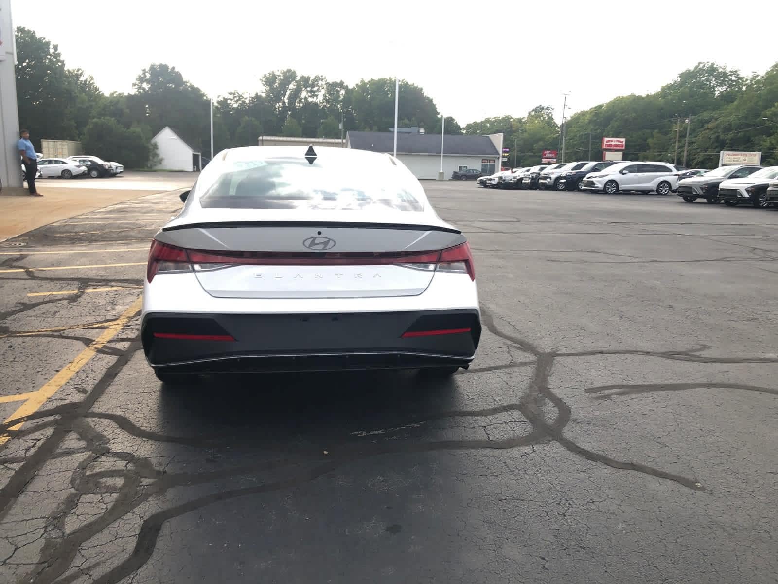 New 2026 Hyundai Elantra SEL Sport FWD image 6