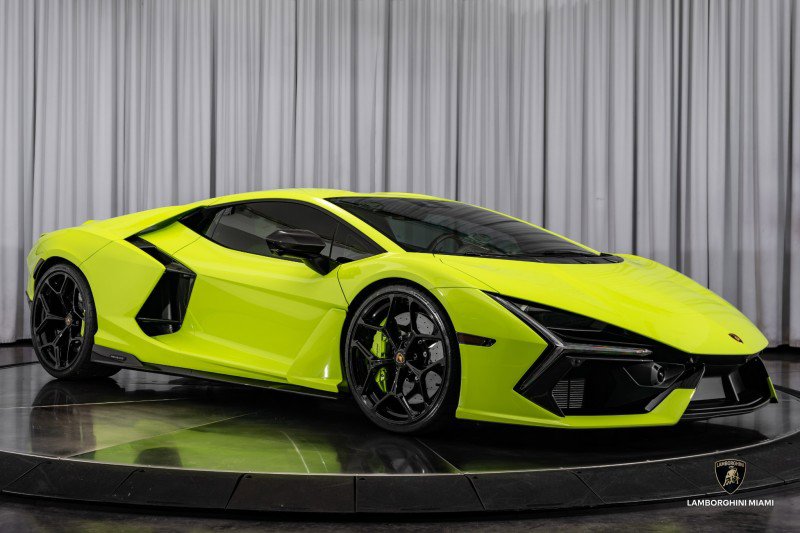 Used 2024 Lamborghini Revuelto image 37