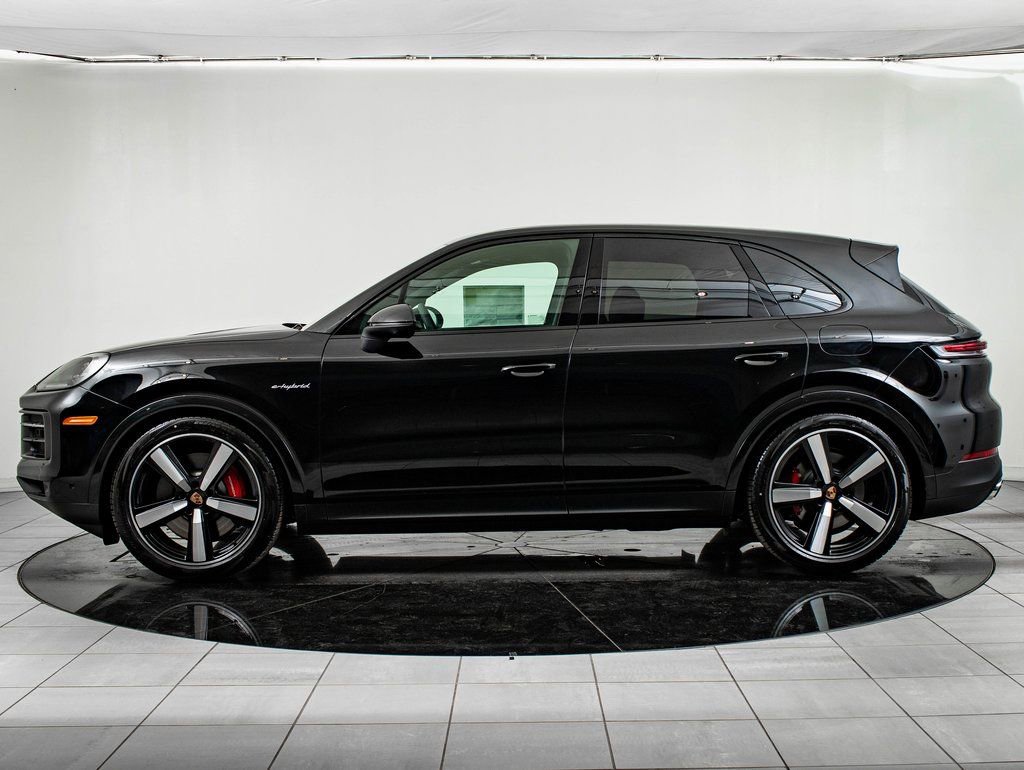 New 2026 Porsche Cayenne S AWD/4WD image 2