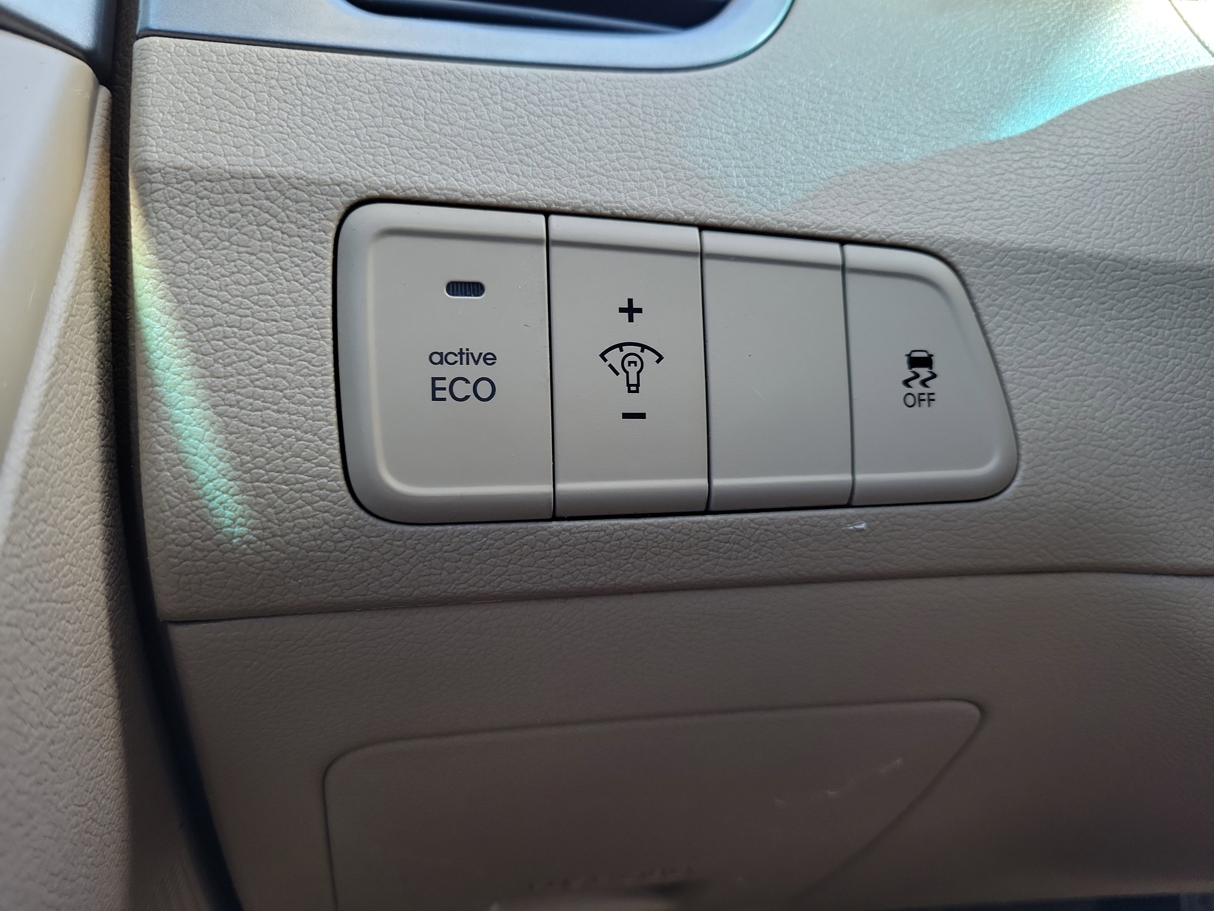 Used 2013 Hyundai Elantra GLS image 23