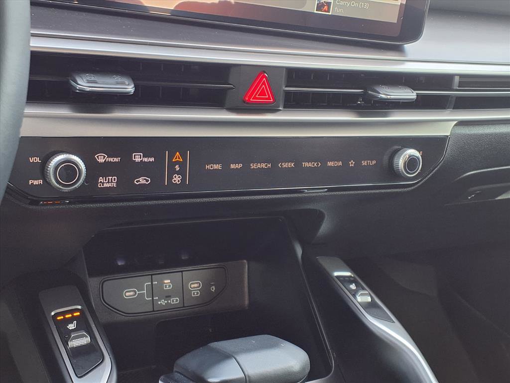 Used 2024 Kia Sorento EX image 9