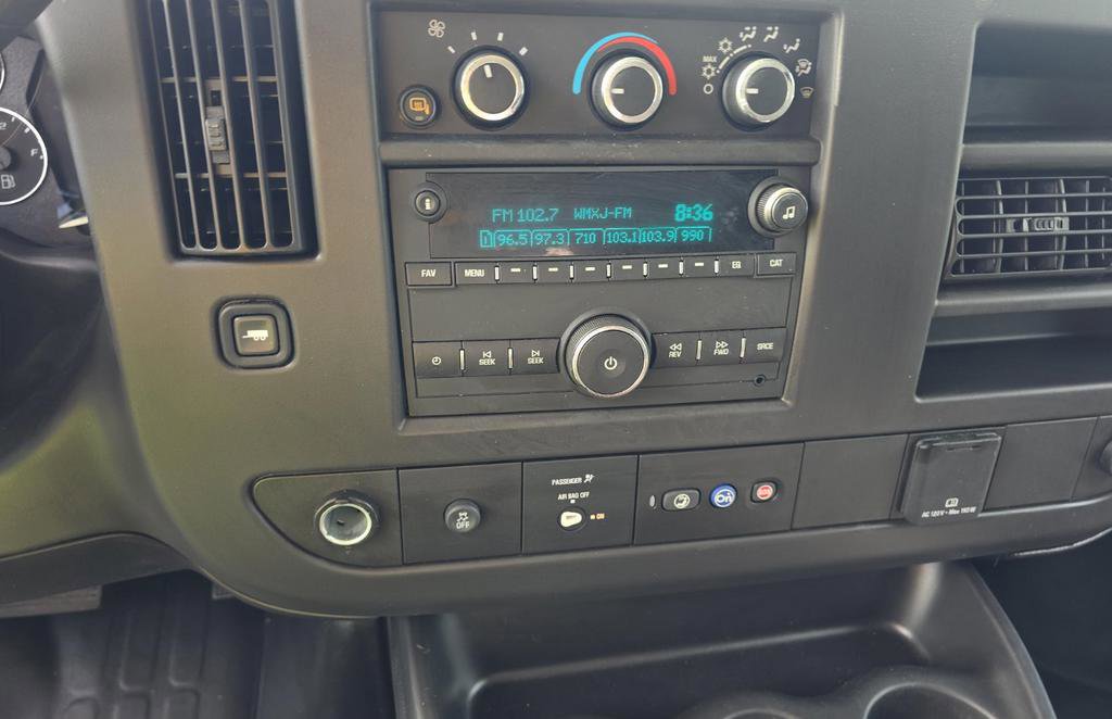 Used 2024 GMC Savana 2500 w/ Driver Convenience Package image 14