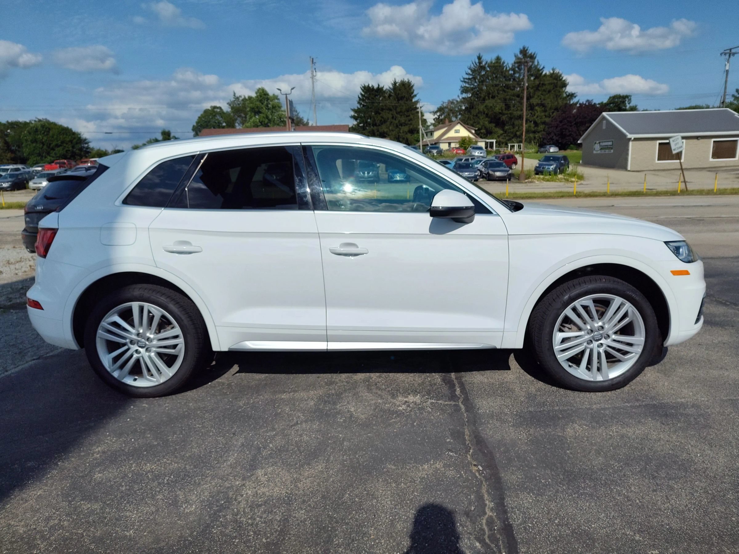 Used 2018 Audi Q5 2.0T Premium Plus w/ Premium Plus Package AWD/4WD image 6