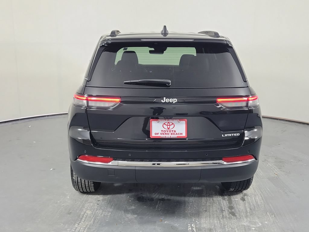 Used 2025 Jeep Grand Cherokee Limited w/ Trailer Tow Package RWD image 5