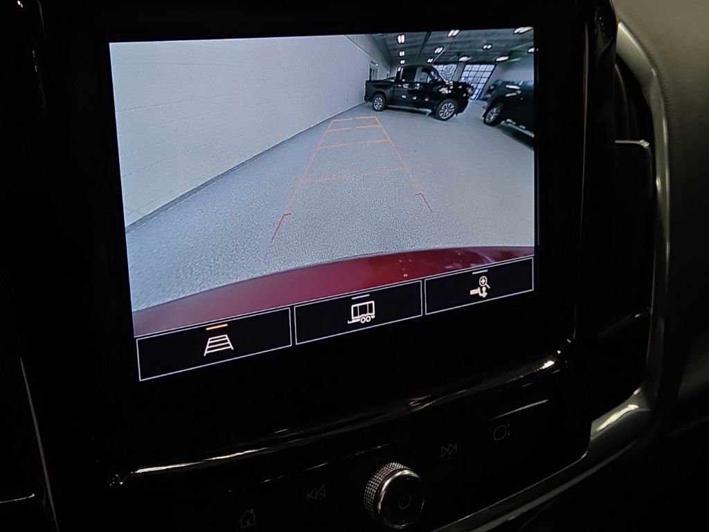 Used 2023 Chevrolet Traverse LT image 24