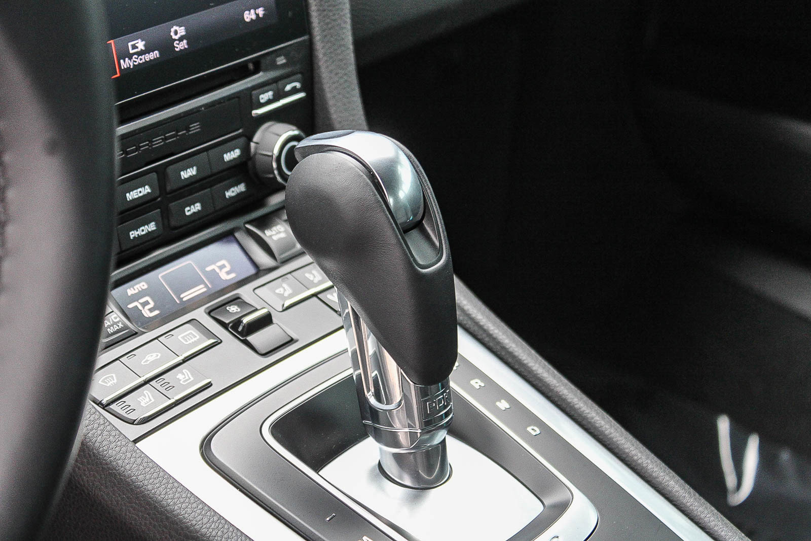 Used 2019 Porsche 718 Cayman RWD image 18