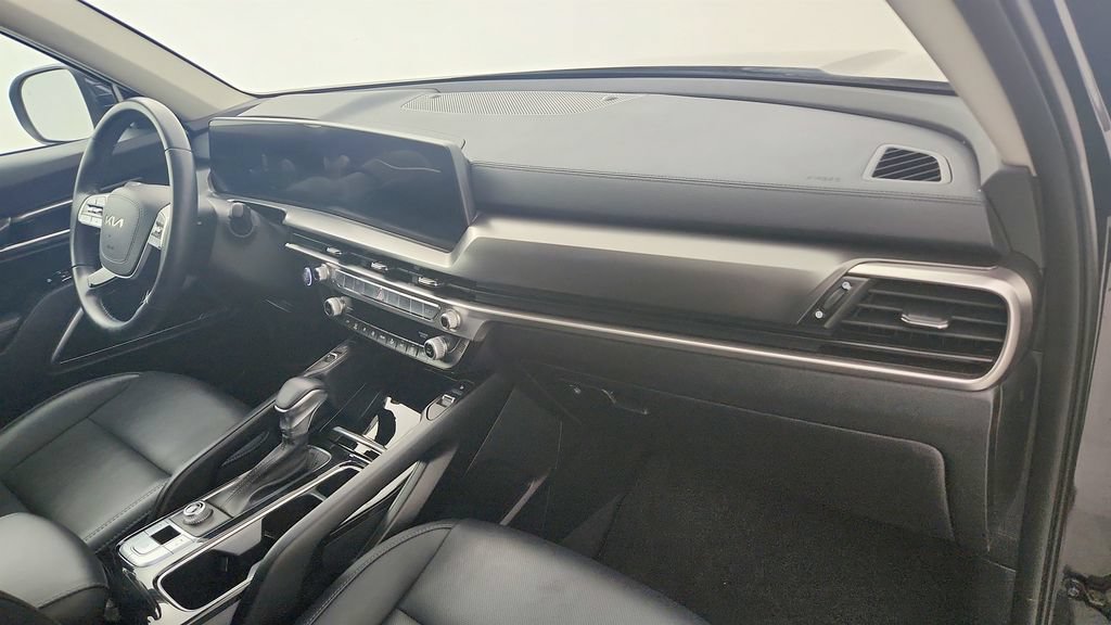 Used 2025 Kia Telluride S FWD image 31