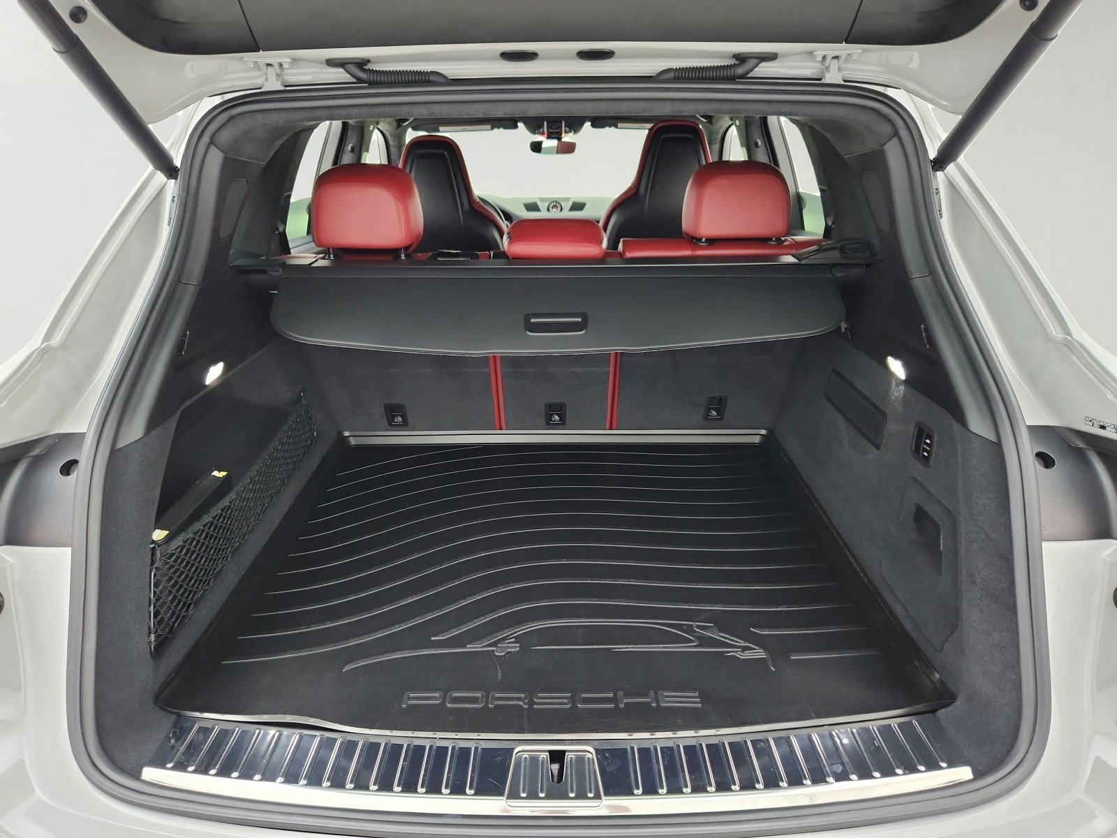 Used 2023 Porsche Cayenne GTS AWD/4WD image 30