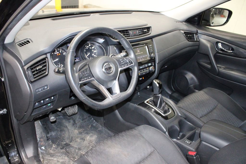 Used 2020 Nissan Rogue SV image 22