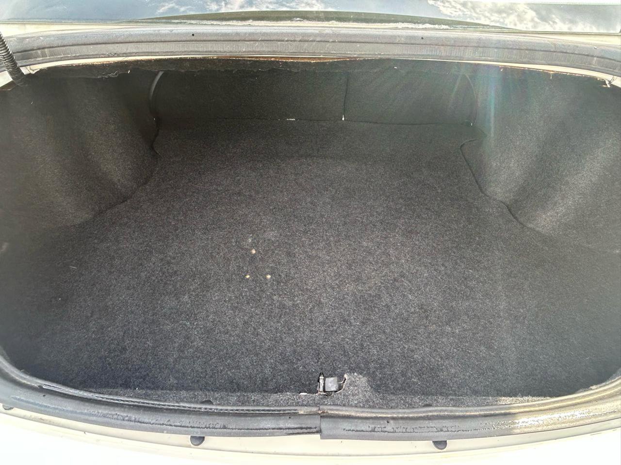 Used 2010 Chrysler Sebring Touring FWD image 17