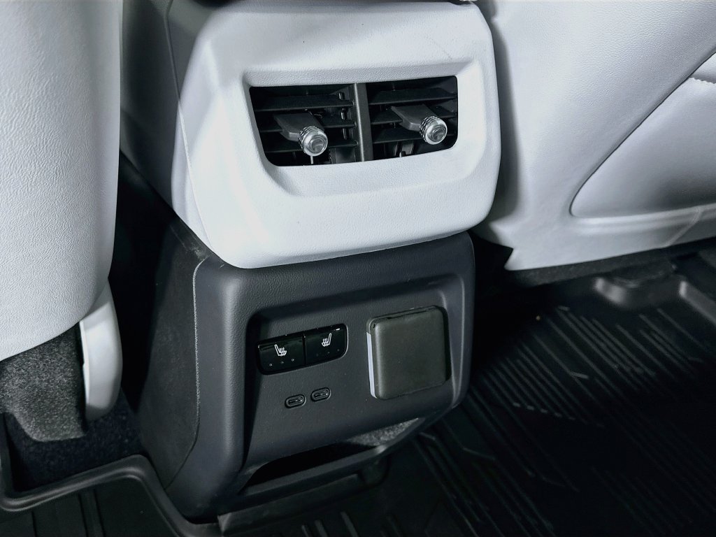 New 2027 Cadillac Optiq Premium Sport w/ LPO, Floor Liner Package AWD/4WD image 32