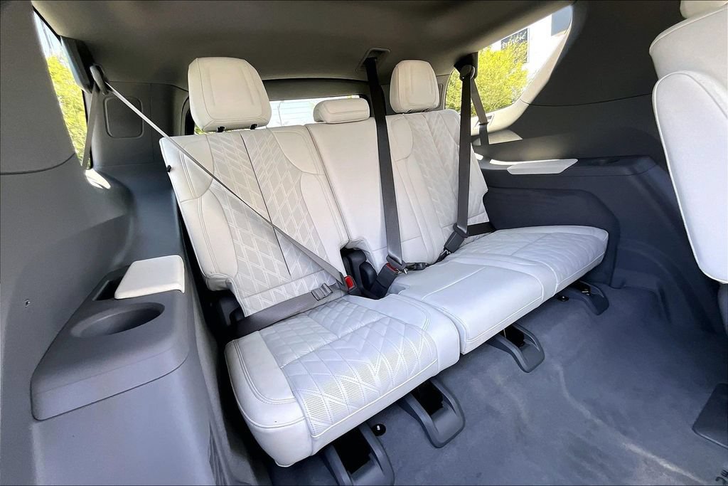 New 2026 Cadillac Escalade IQL Luxury w/ LPO, Floor Liner Package AWD/4WD image 30