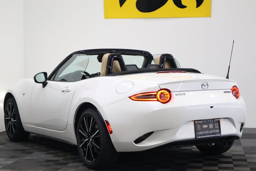 Used 2024 MAZDA MX-5 Miata Grand Touring image 9