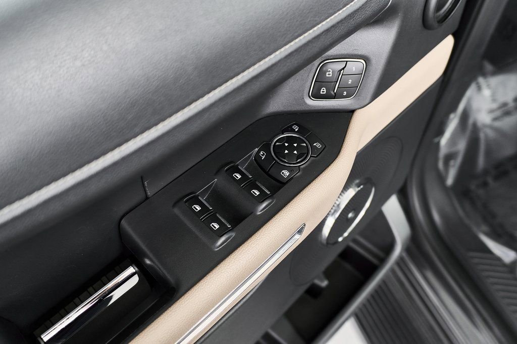 Used 2024 Ford Expedition Limited image 17