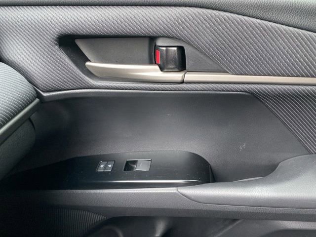 Used 2025 Toyota Camry SE image 26
