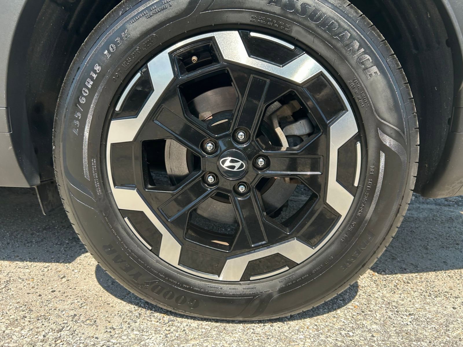 Used 2025 Hyundai Santa Fe SEL FWD image 27