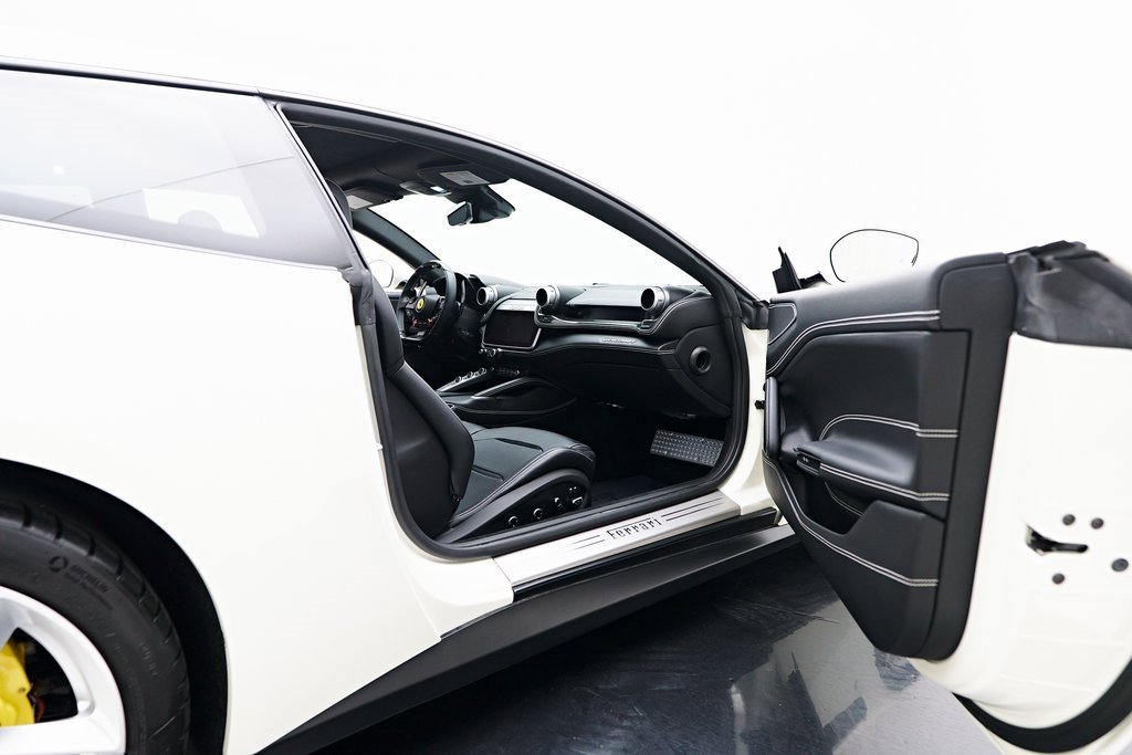 Used 2019 Ferrari GTC4Lusso T image 41