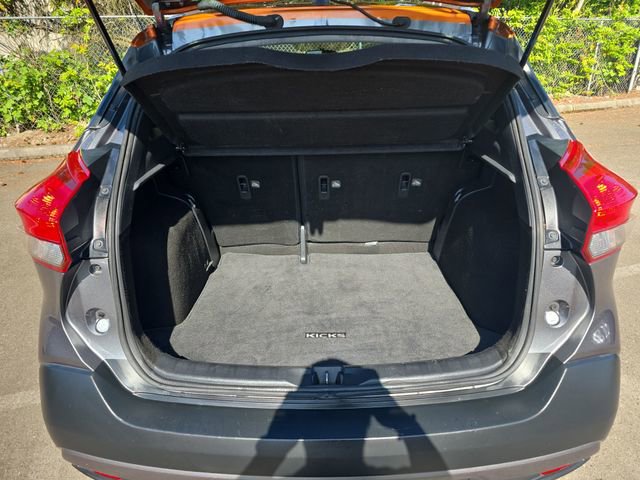 Used 2019 Nissan Kicks SR w/ SR Premium Package FWD image 12