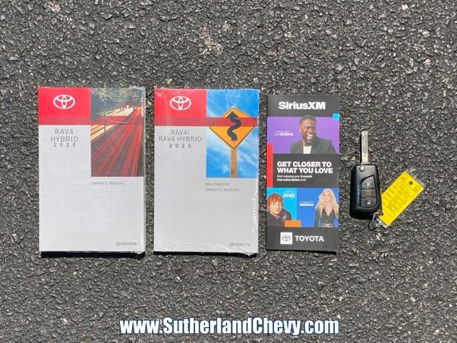 Used 2025 Toyota RAV4 LE AWD/4WD image 42