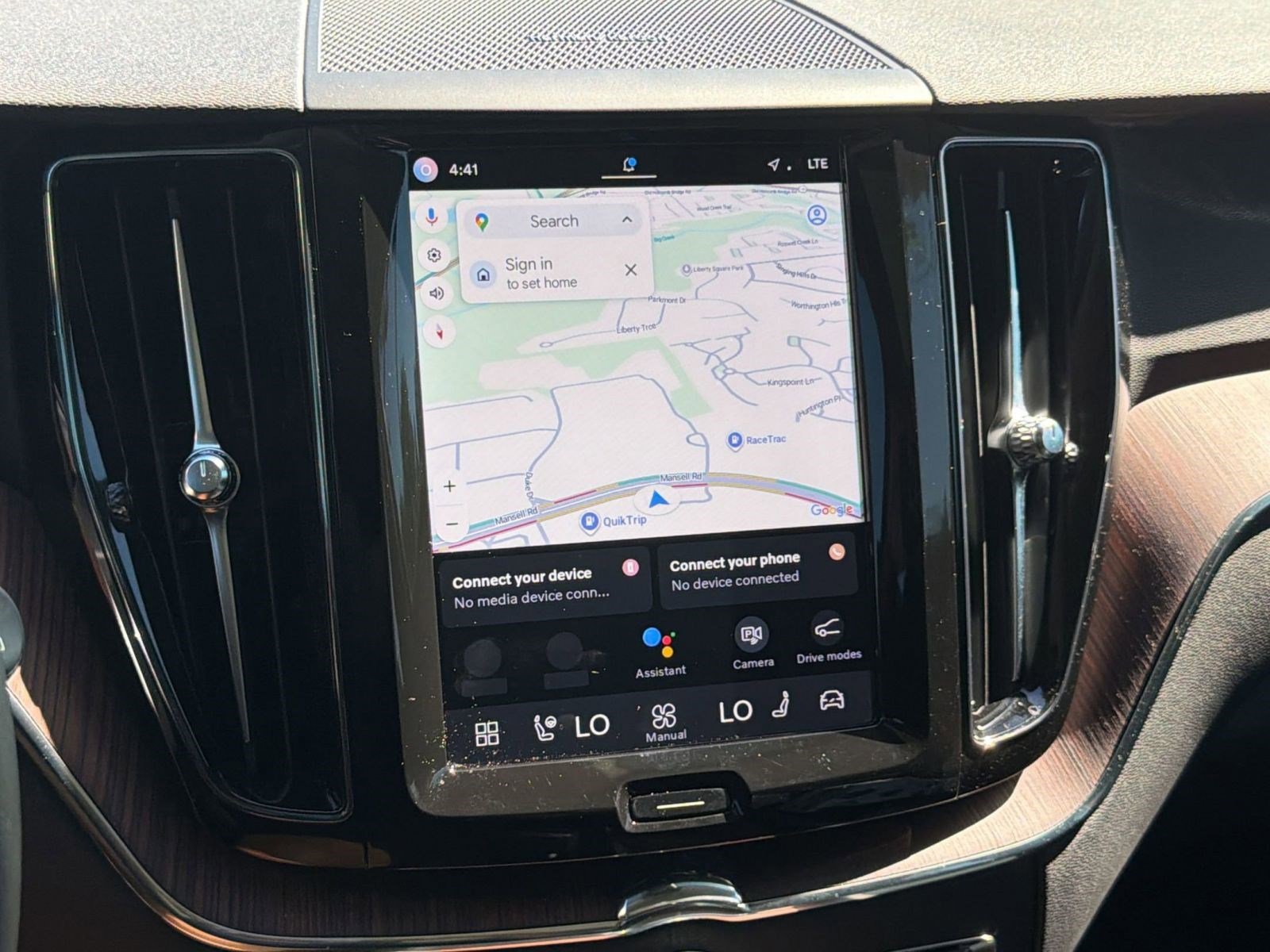Used 2024 Volvo XC60 B5 Plus w/ Protection Package Premier AWD/4WD image 23