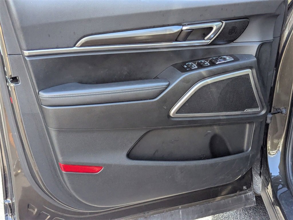 Used 2025 Kia Telluride S image 11