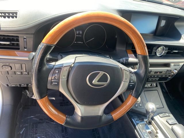 Used 2013 Lexus ES 300h w/ Luxury Pkg FWD image 12