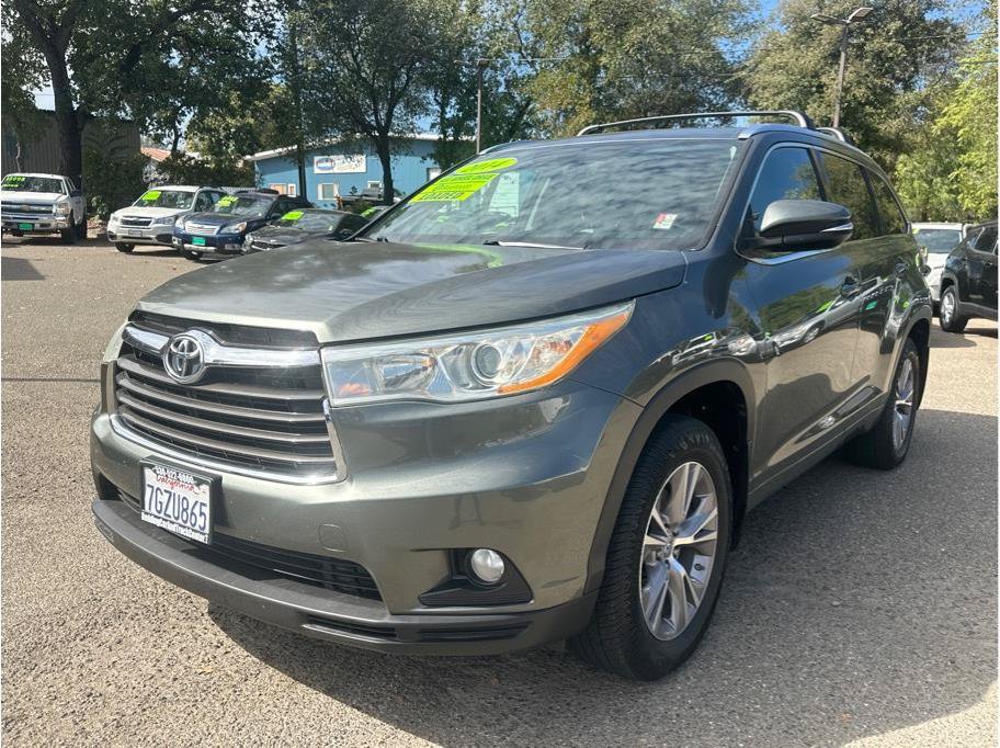 Used 2014 Toyota Highlander XLE AWD/4WD image 3