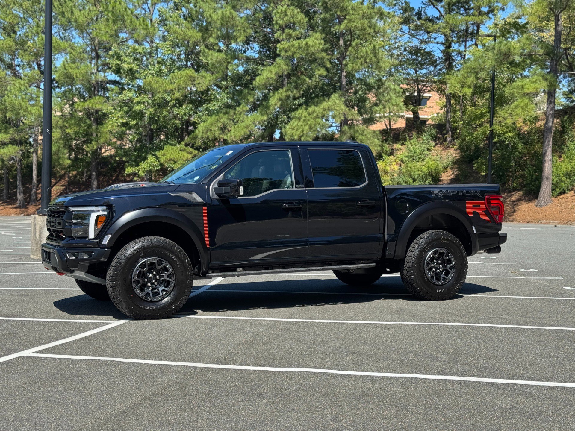 Used 2025 Ford F150 Raptor image 5