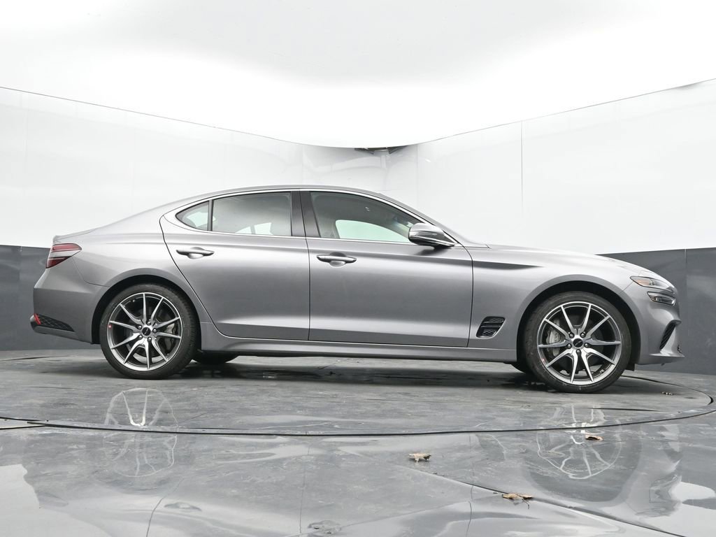 Used 2025 Genesis G70 2.5T image 47