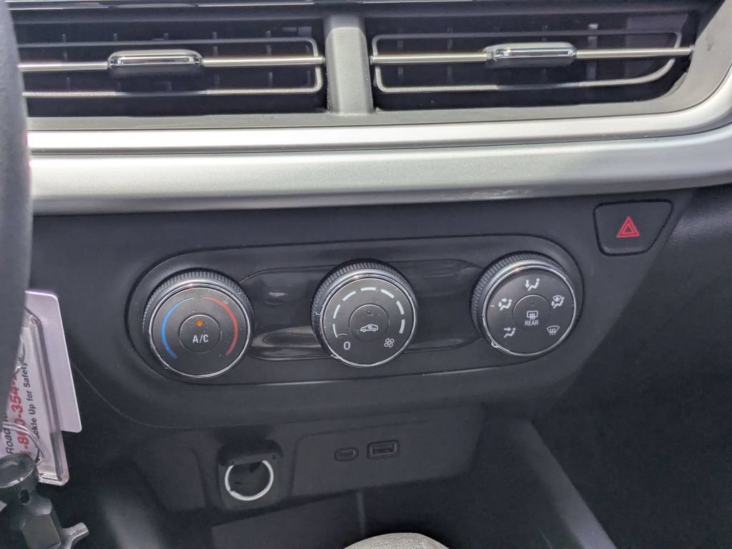 Used 2025 Chevrolet Trax LS FWD image 22