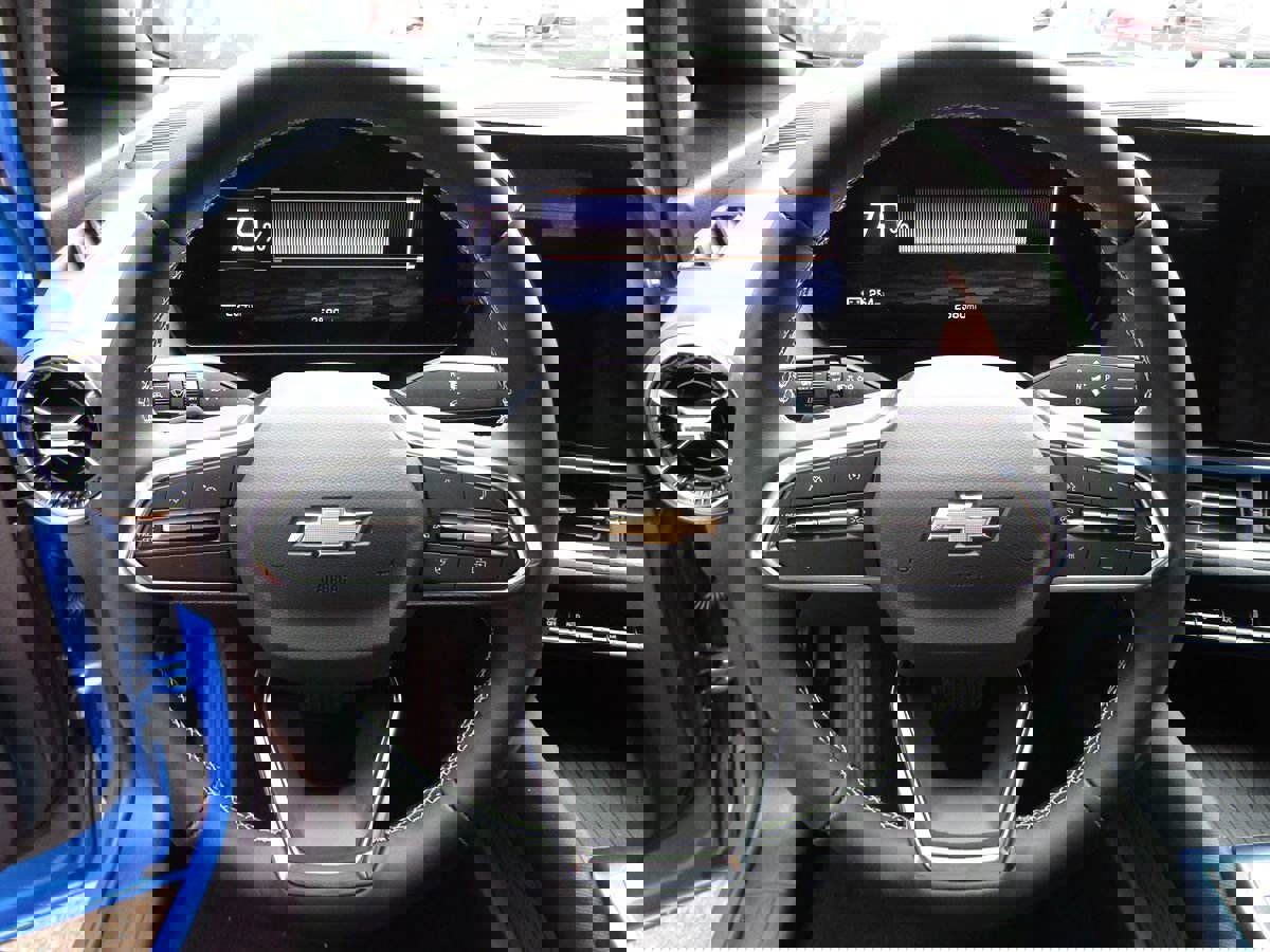 Used 2024 Chevrolet Equinox EV LT image 7