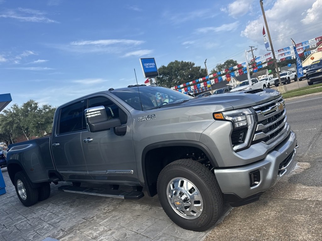 New 2026 Chevrolet Silverado 3500 High Country w/ High Country Premium Package image 3