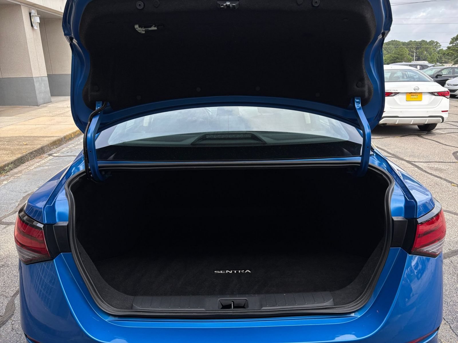 Used 2025 Nissan Sentra SV FWD image 29