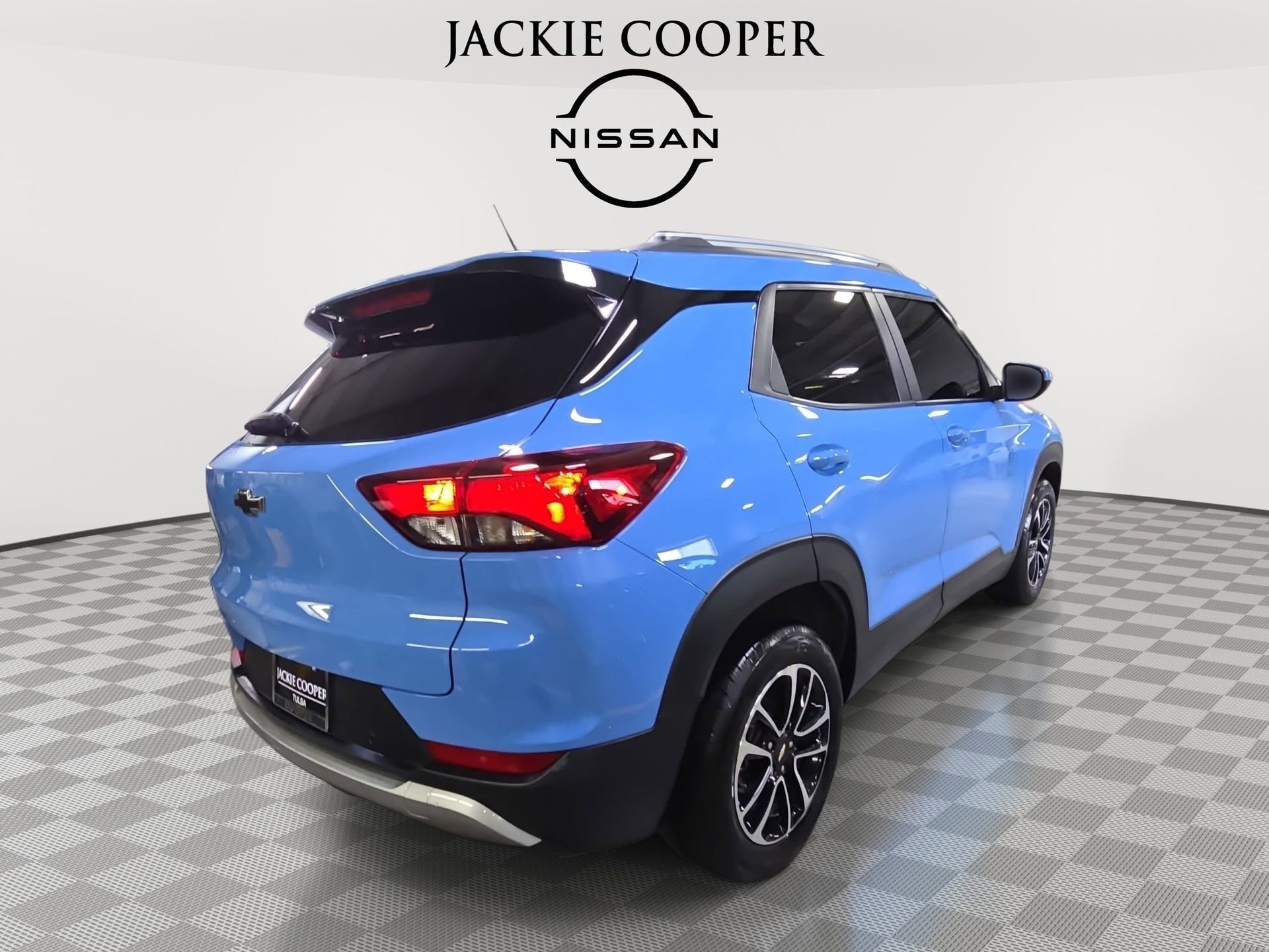 Used 2024 Chevrolet TrailBlazer LT w/ LT Cold Weather Package FWD image 5