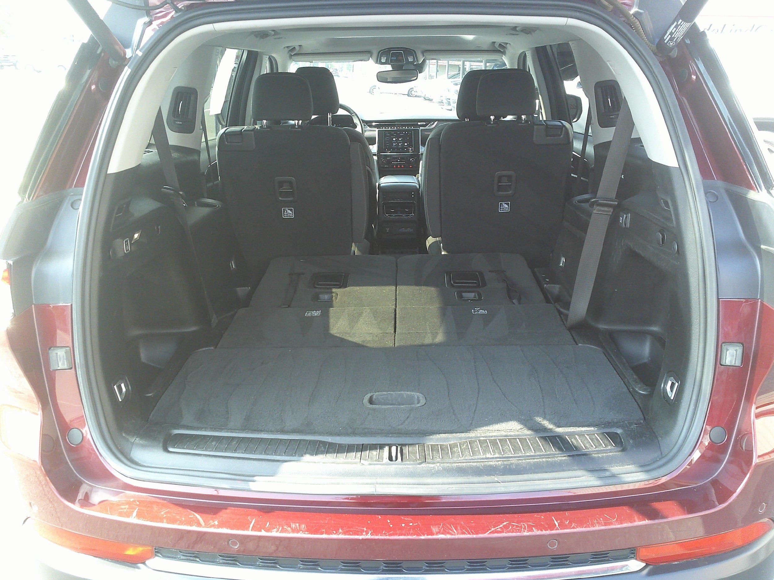 Used 2022 Jeep Grand Cherokee L Laredo w/ Luxury Tech Group I AWD/4WD image 24