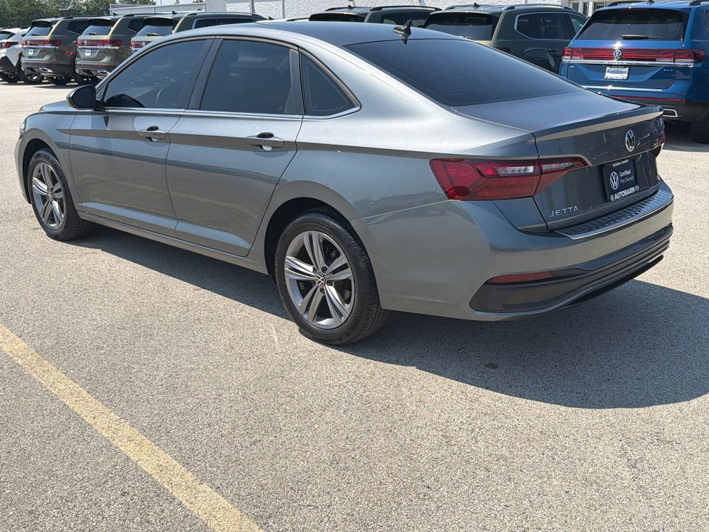 Certified 2023 Volkswagen Jetta SE FWD image 4