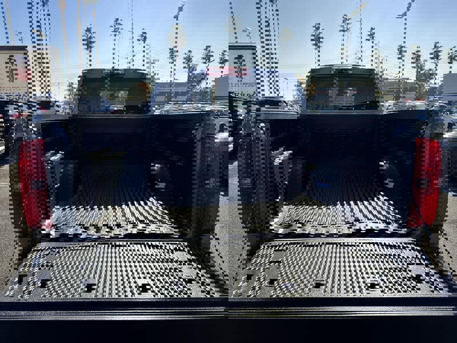 Used 2018 Chevrolet Colorado W/T w/ WT Convenience Package image 38