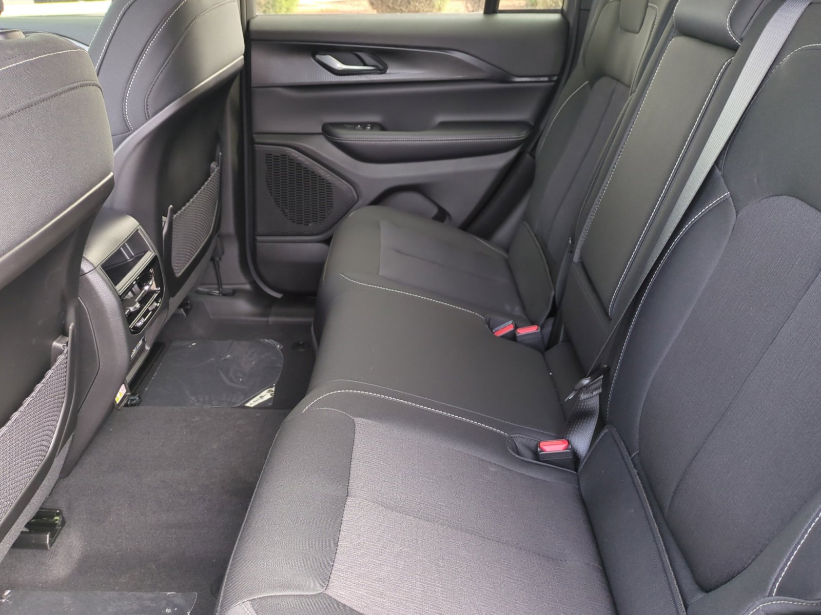 New 2026 Jeep Grand Cherokee Laredo X image 17