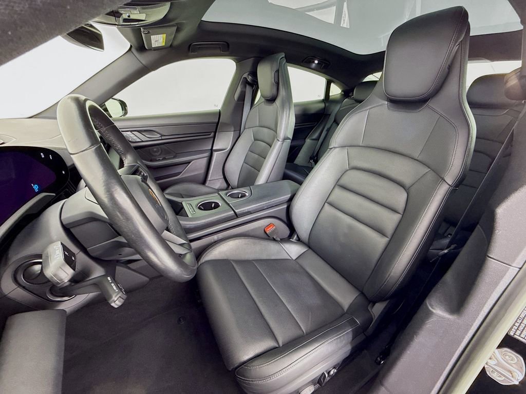 Certified 2022 Porsche Taycan image 5