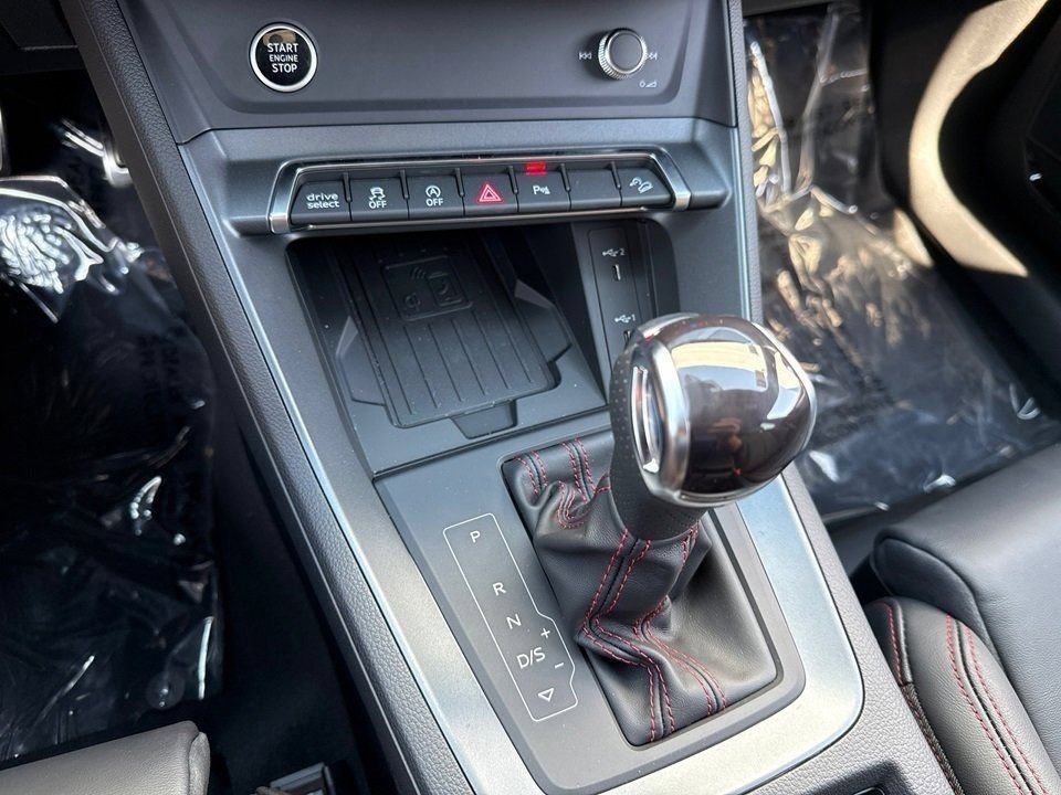 Certified 2025 Audi Q3 2.0T Premium Plus w/ Premium Plus Package AWD/4WD image 18