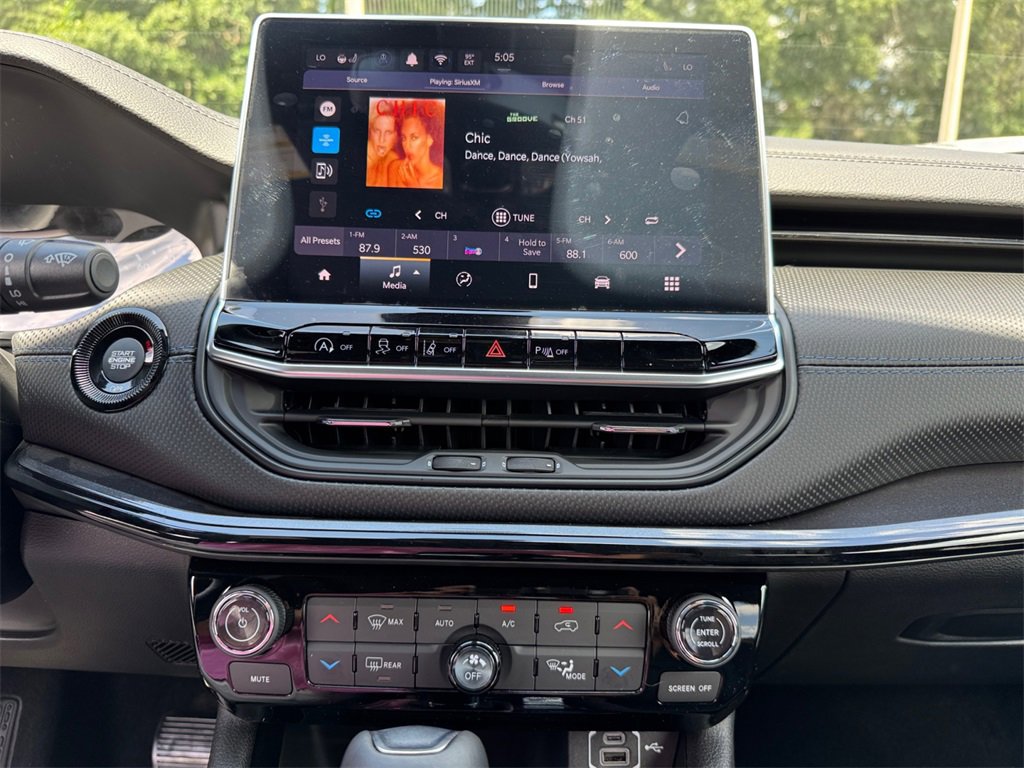 New 2025 Jeep Compass Limited w/ Sun & Sound Group image 26