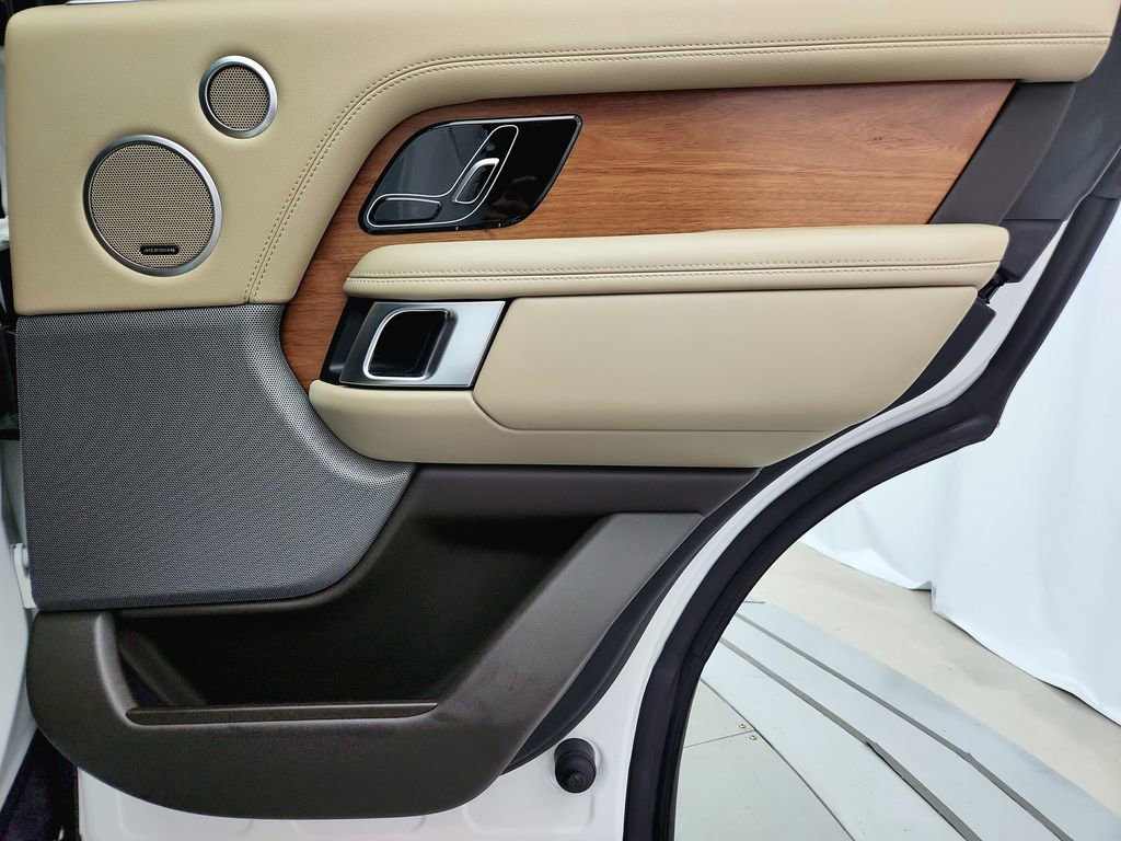 Used 2018 Land Rover Range Rover HSE image 39