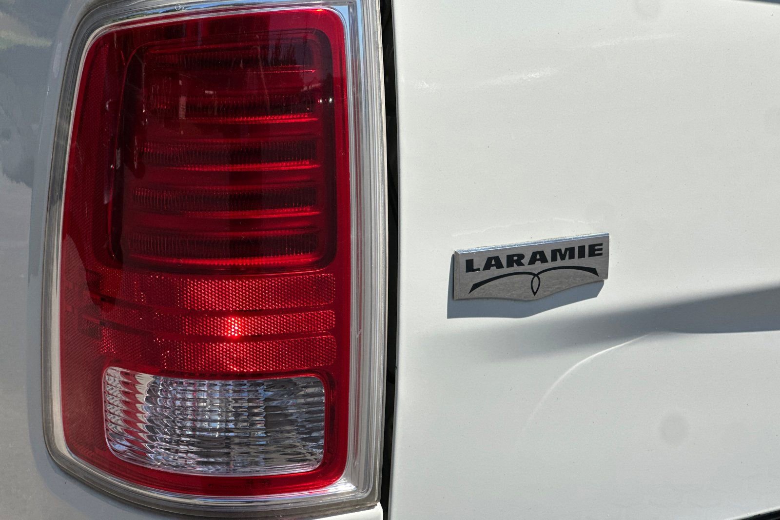 Used 2018 RAM 1500 Laramie w/ Convenience Group AWD/4WD image 27