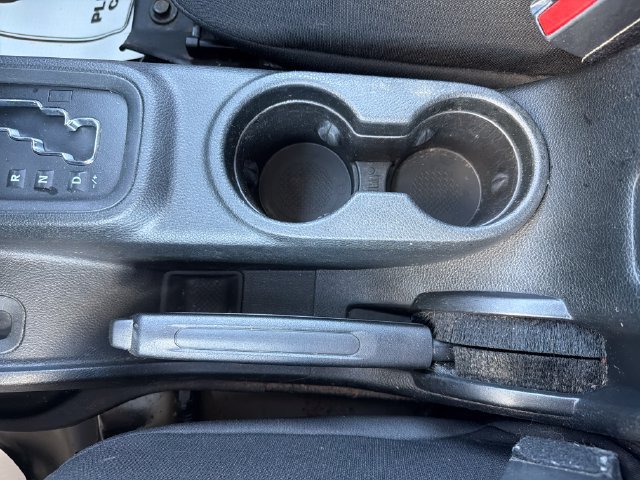 Used 2017 Jeep Wrangler Unlimited Sahara w/ Connectivity Group AWD/4WD image 20
