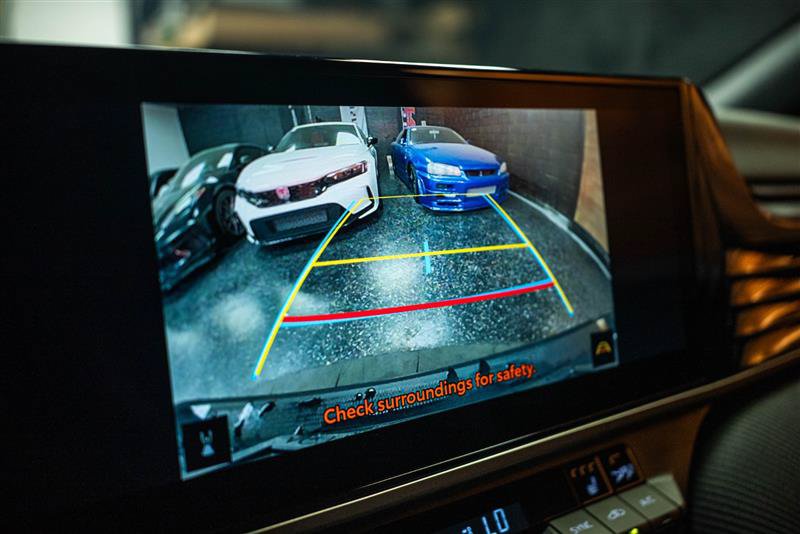 Used 2025 Toyota Camry SE w/ Multimedia Upgrade Package FWD image 21