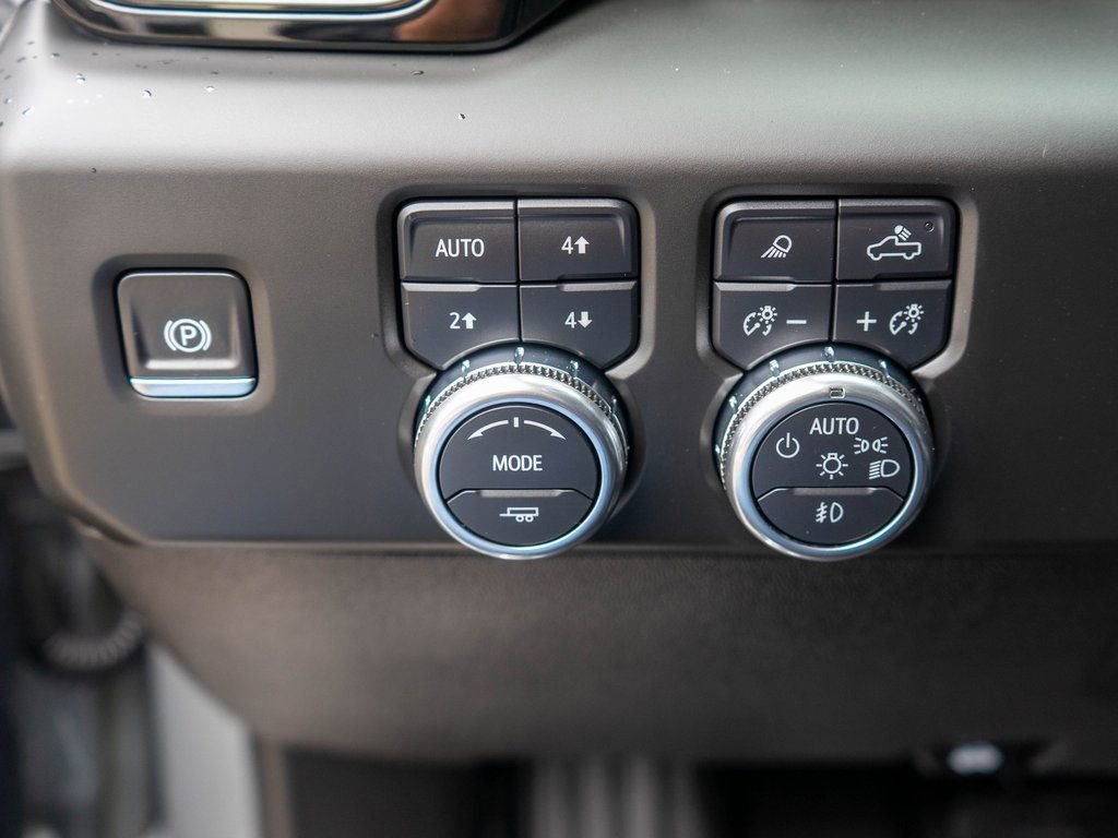 Used 2025 GMC Sierra 3500 AT4 w/ AT4 Premium Plus Package image 20