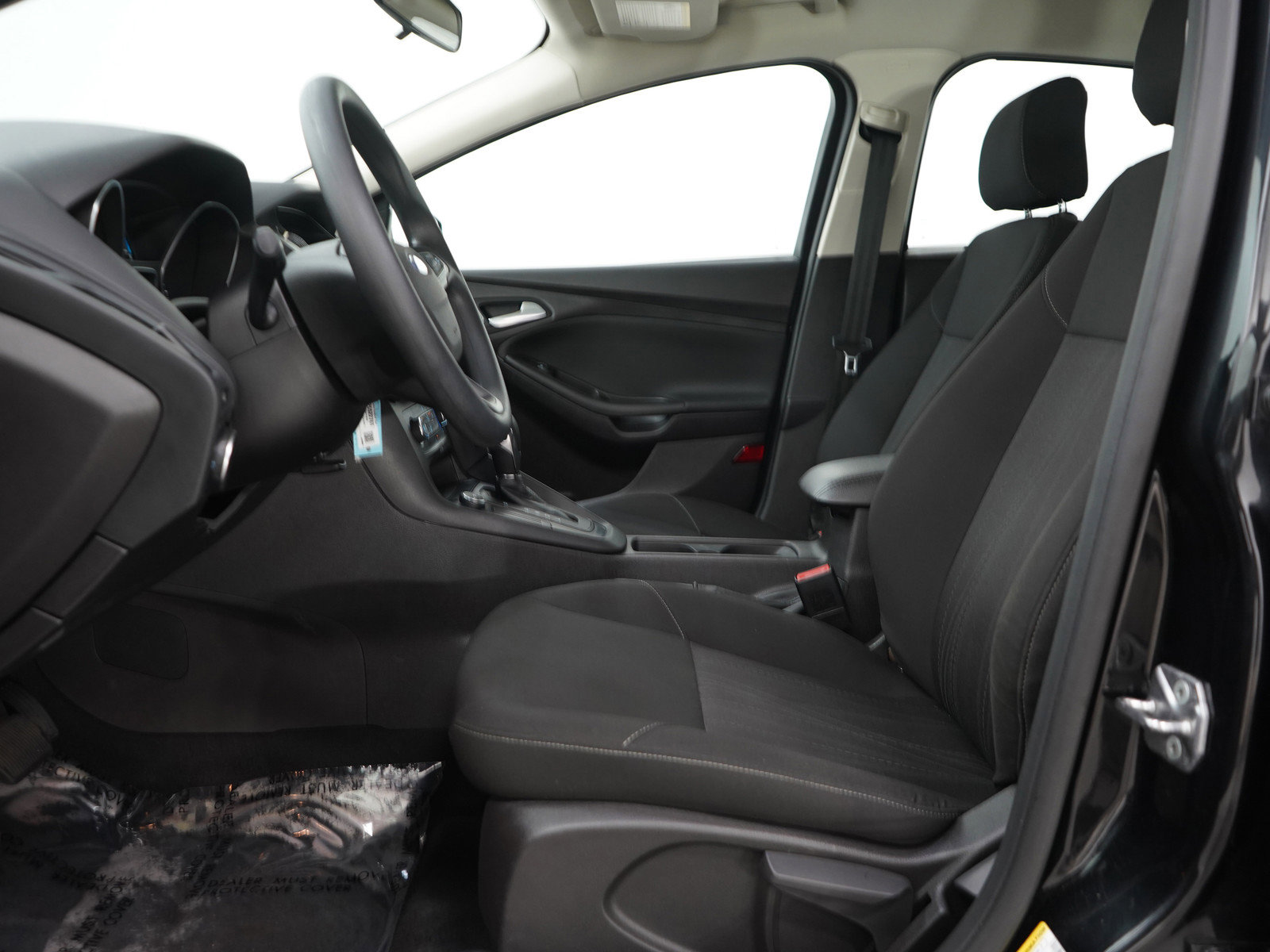Used 2015 Ford Focus SE FWD image 21