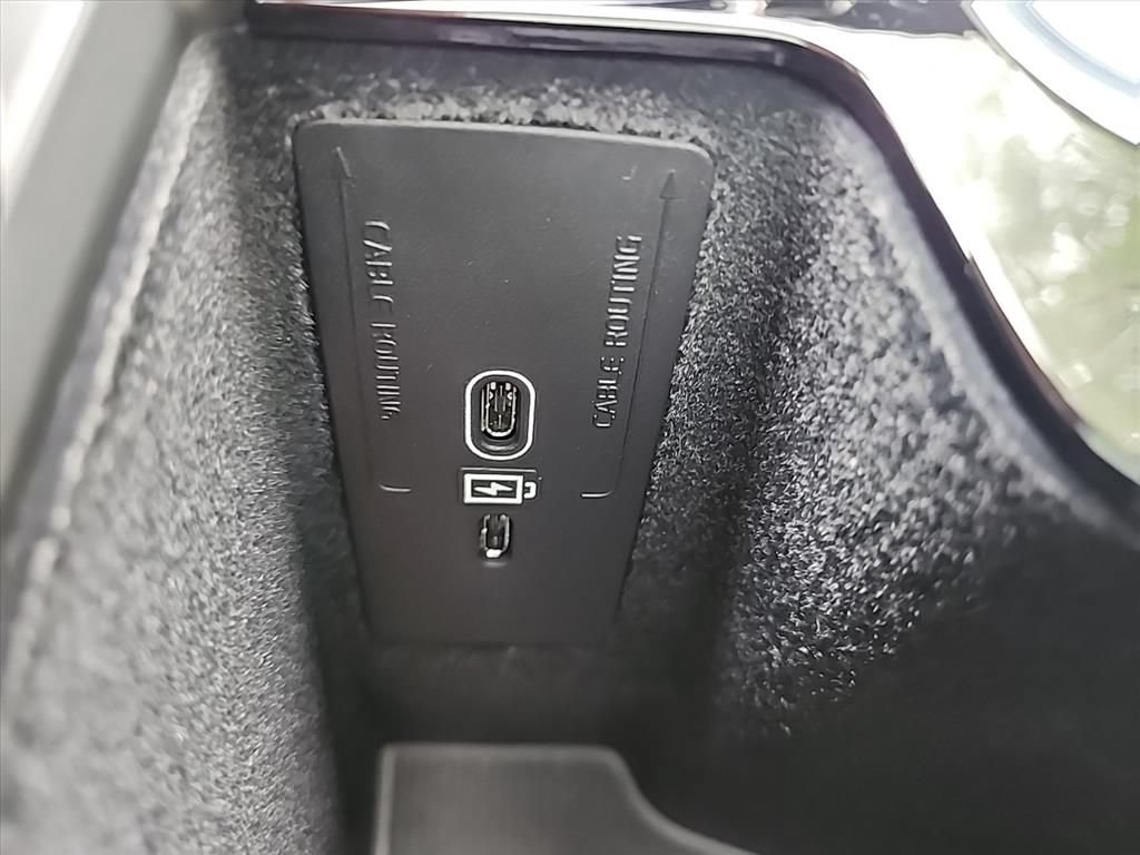 Certified 2025 Volvo XC60 B5 Ultra AWD/4WD image 38