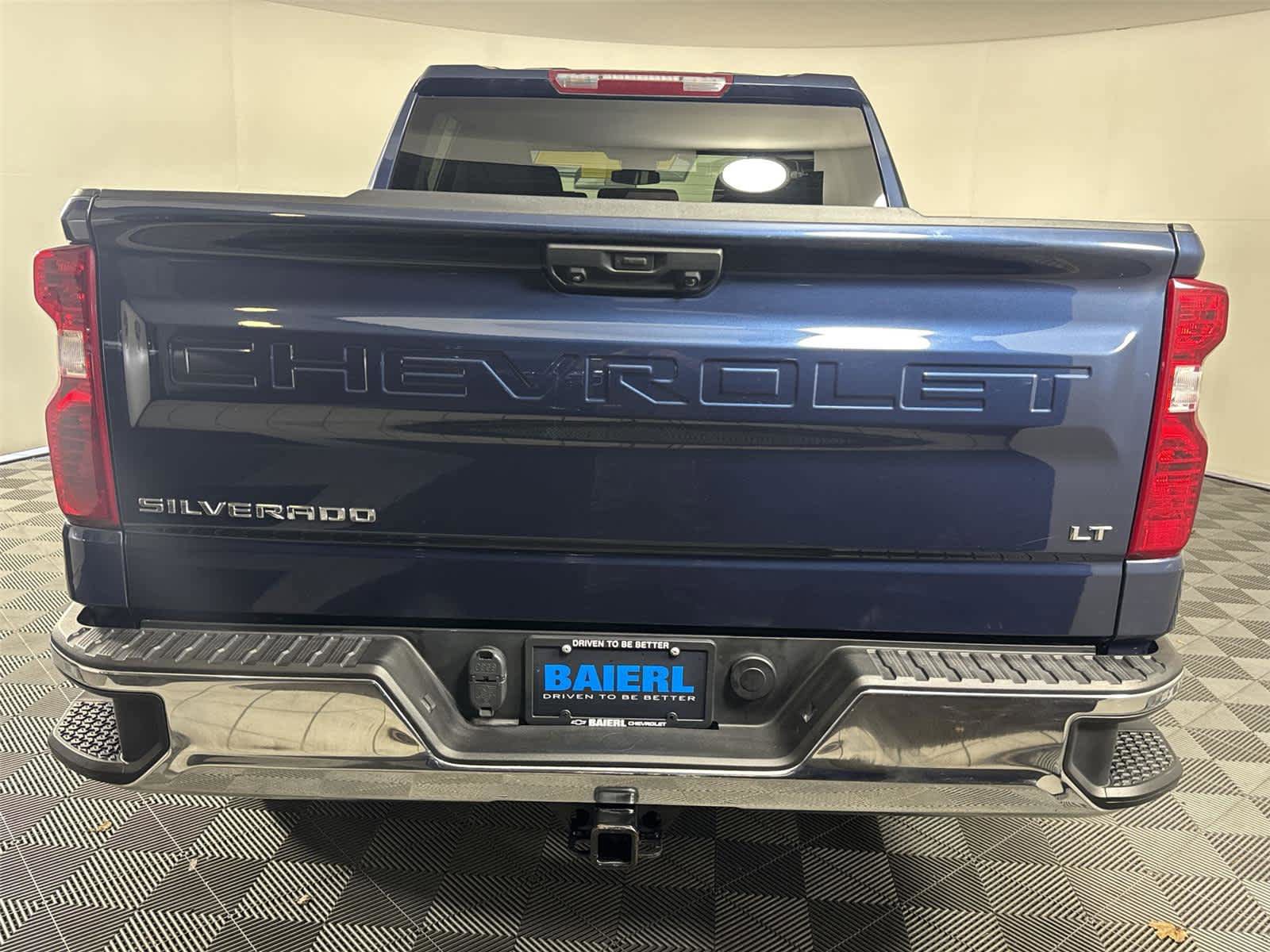 Used 2022 Chevrolet Silverado 1500 LT AWD/4WD image 4
