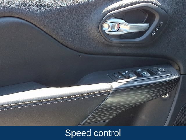 Used 2016 Jeep Cherokee High Altitude w/ Luxury Group AWD/4WD image 22